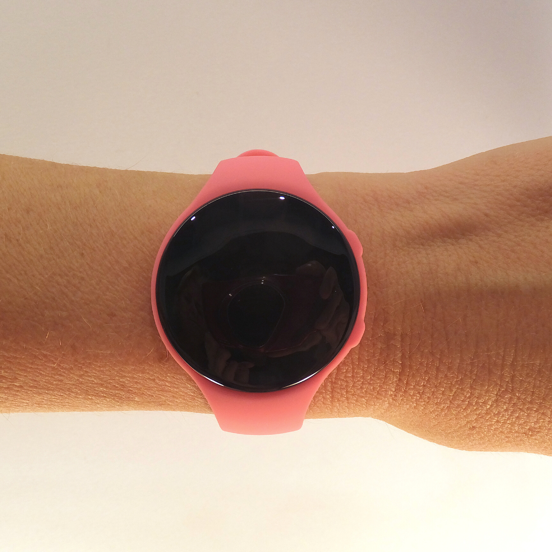 Designed to gently vibrate to remind a child to use the toilet, timed voiding, bladder emptying, medication & behavioural modification. Vibrating Reminder Watch. Bed Wetting Alarm Reminder Watch. Potty Training Toilet Timer Watch for Girls or Boys. Water Resistant Vibrating Alarm Watch. Toilet Training Watch. Vibrates to remind kids to go to the toilet.