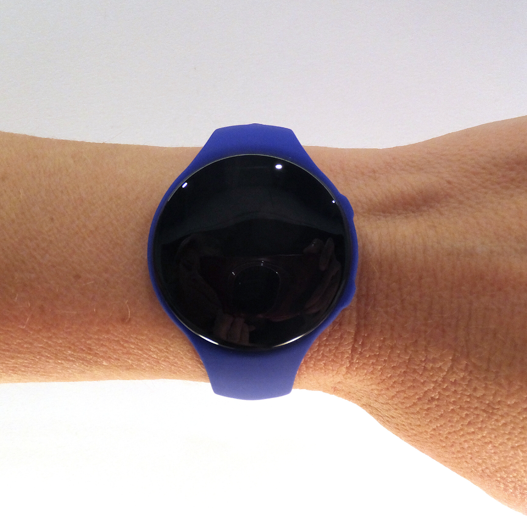 Designed to gently vibrate to remind a child to use the toilet, timed voiding, bladder emptying, medication & behavioural modification. Vibrating Reminder Watch. Bed Wetting Alarm Reminder Watch. Potty Training Toilet Timer Watch for Girls or Boys. Water Resistant Vibrating Alarm Watch. Toilet Training Watch. Vibrates to remind kids to go to the toilet.