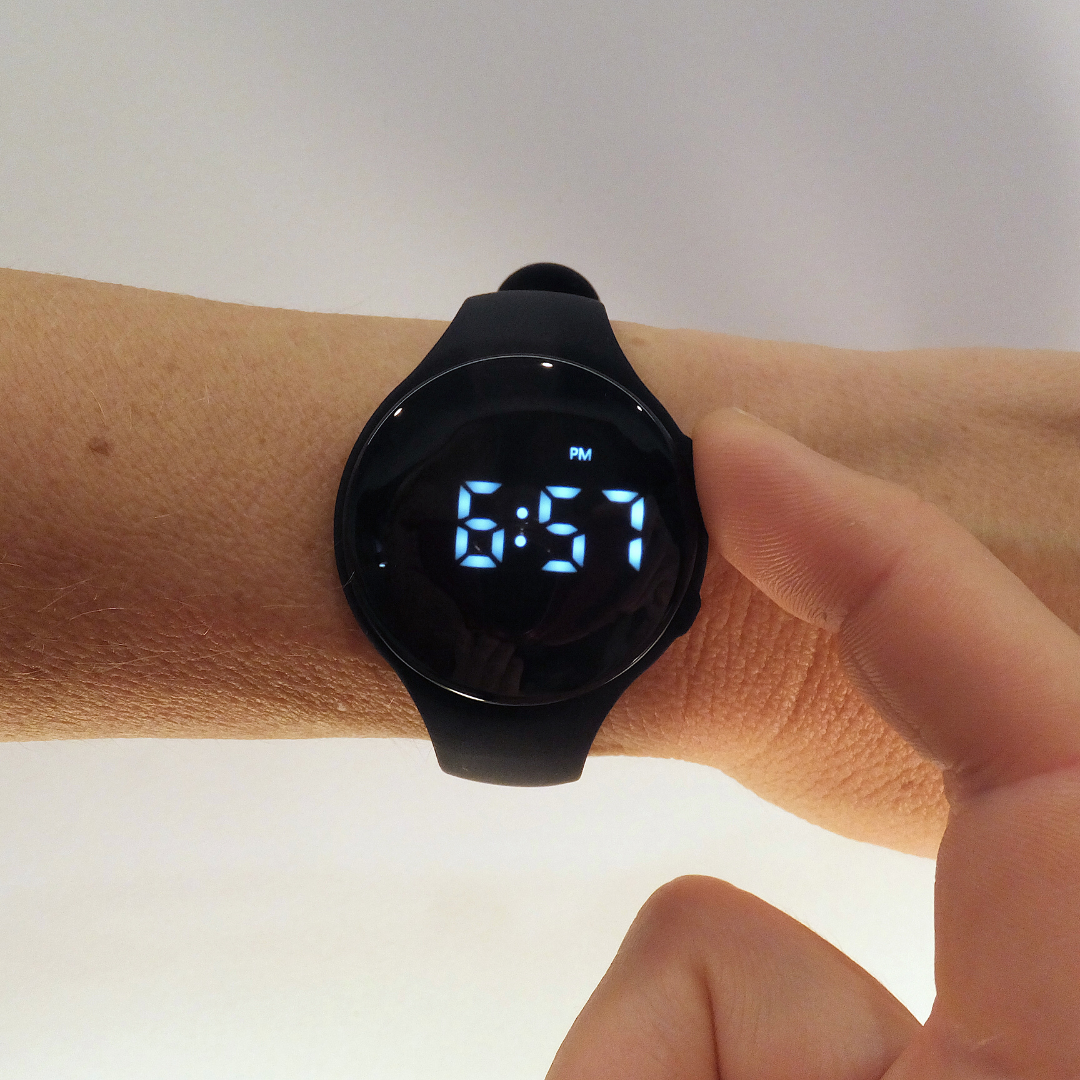 Wrist watch with hot sale vibrating alarm