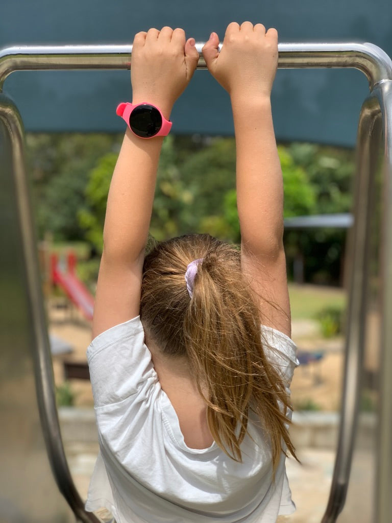 Designed to gently vibrate to remind a child to use the toilet, timed voiding, bladder emptying, medication & behavioural modification. Vibrating Reminder Watch. Bed Wetting Alarm Reminder Watch. Potty Training Toilet Timer Watch for Girls or Boys. Water Resistant Vibrating Alarm Watch. Toilet Training Watch. Vibrates to remind kids to go to the toilet.